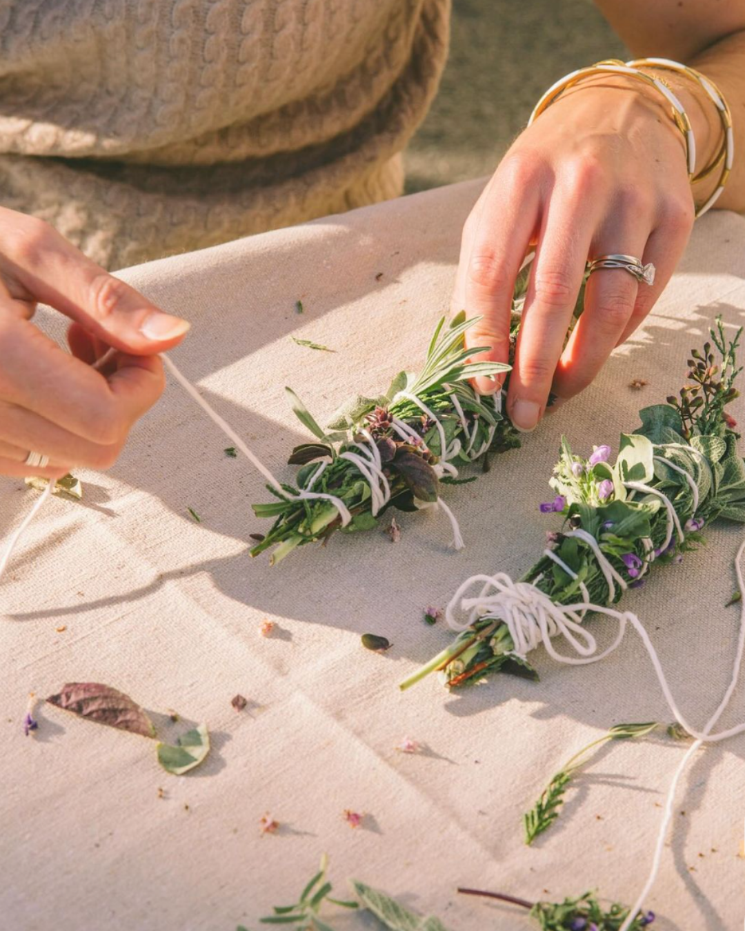 DIY | MAKE YOUR OWN SAGE STICK