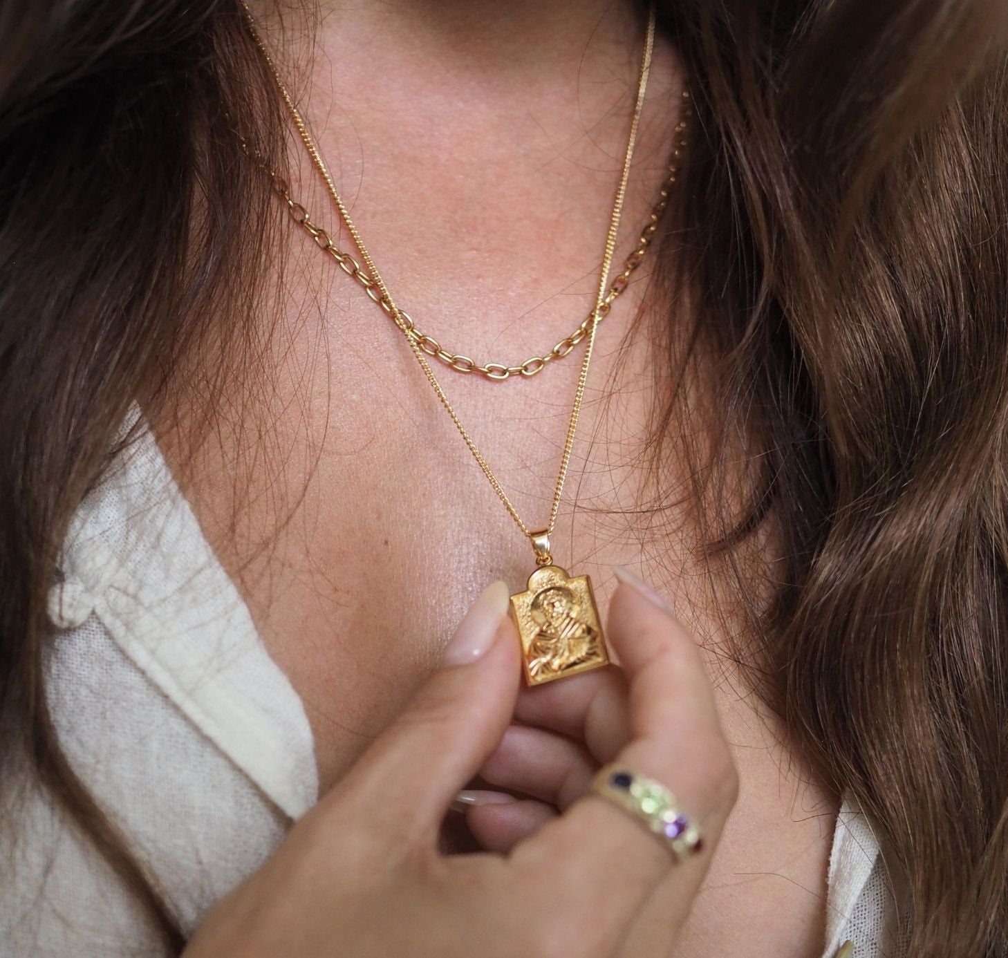 9KT SOLID GOLD - St Nicholas - Patron Saint of Children