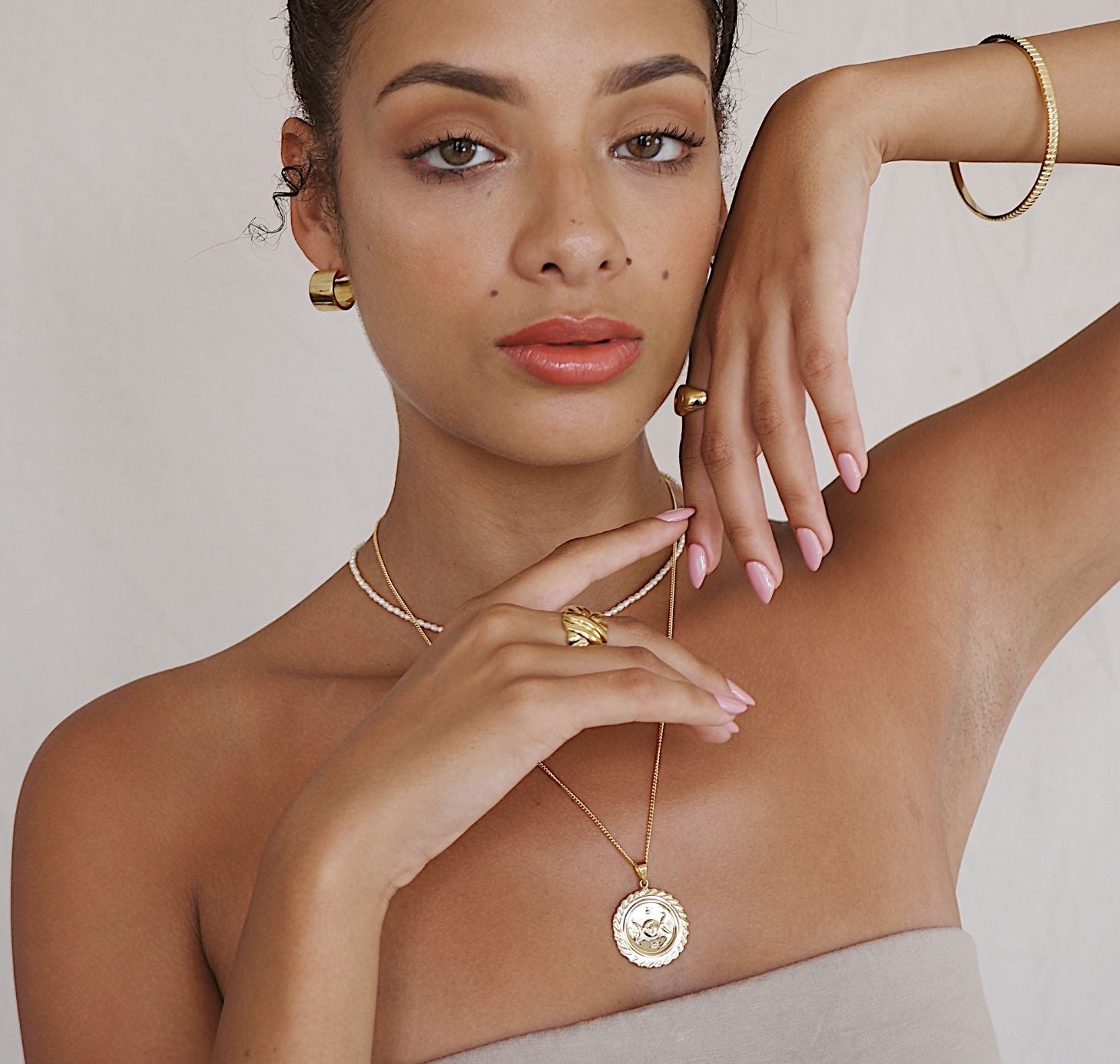 SUZANNE 'PROTECTION' NECKLACE PENDANT - GOLD