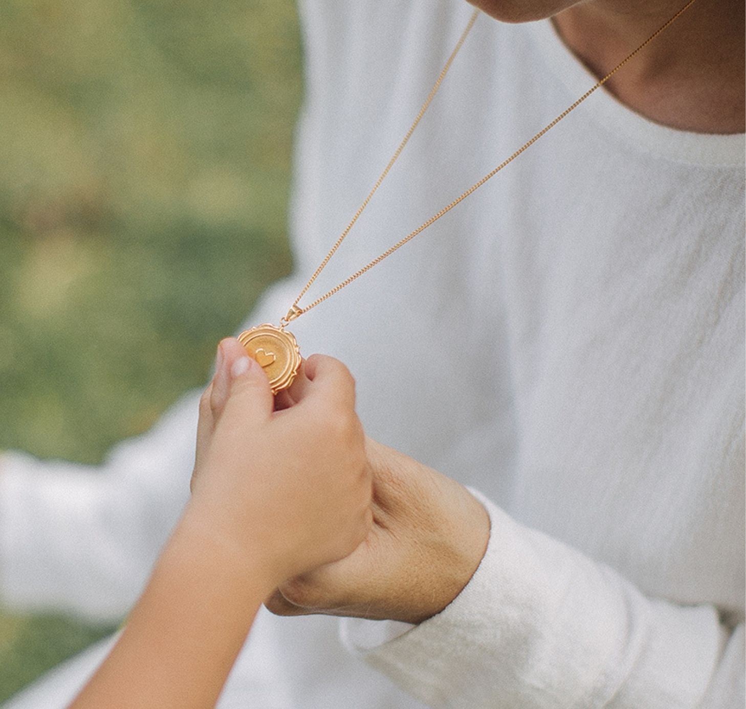 9KT SOLID GOLD - SERENA 'LOVE' NECKLACE