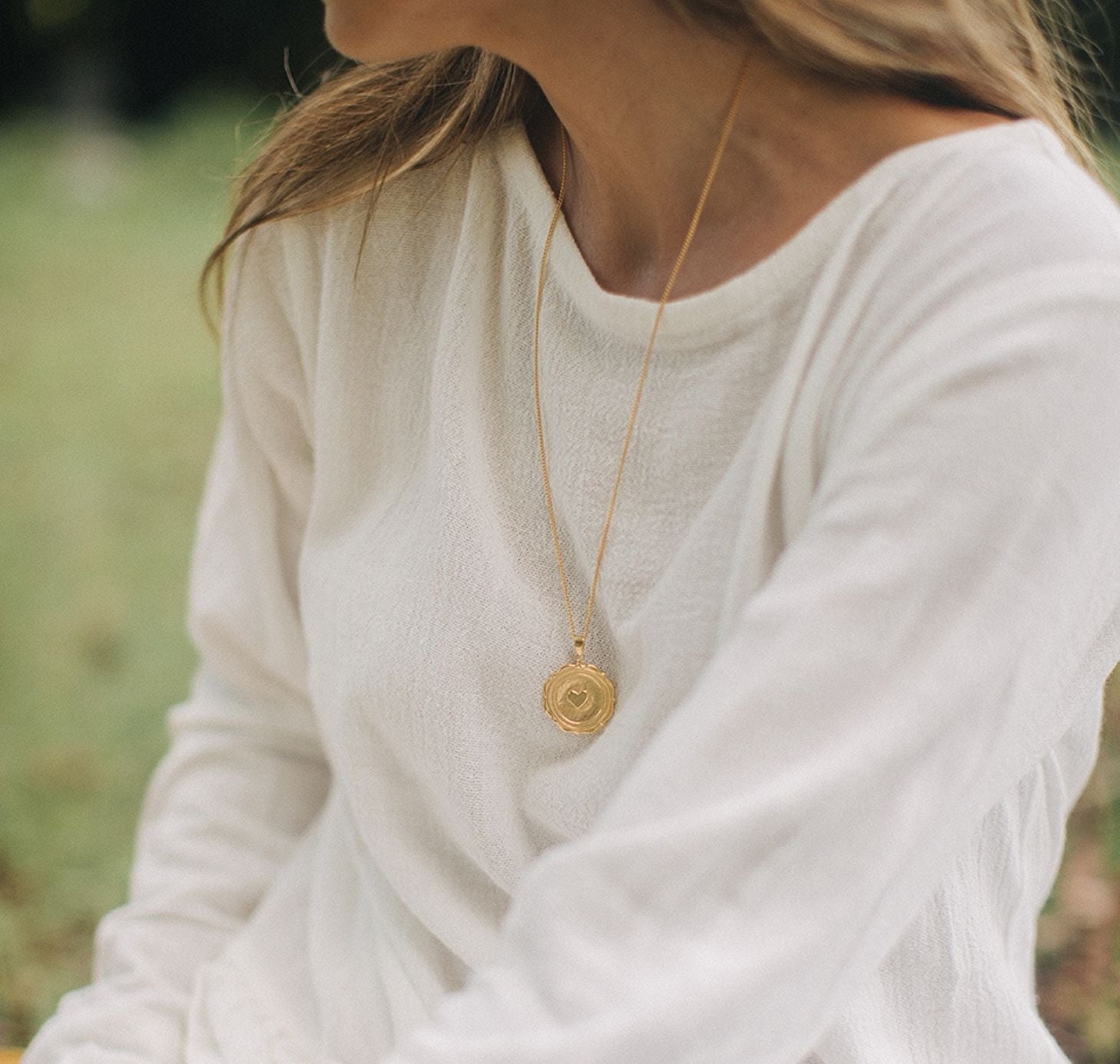 9KT SOLID GOLD - SERENA 'LOVE' NECKLACE