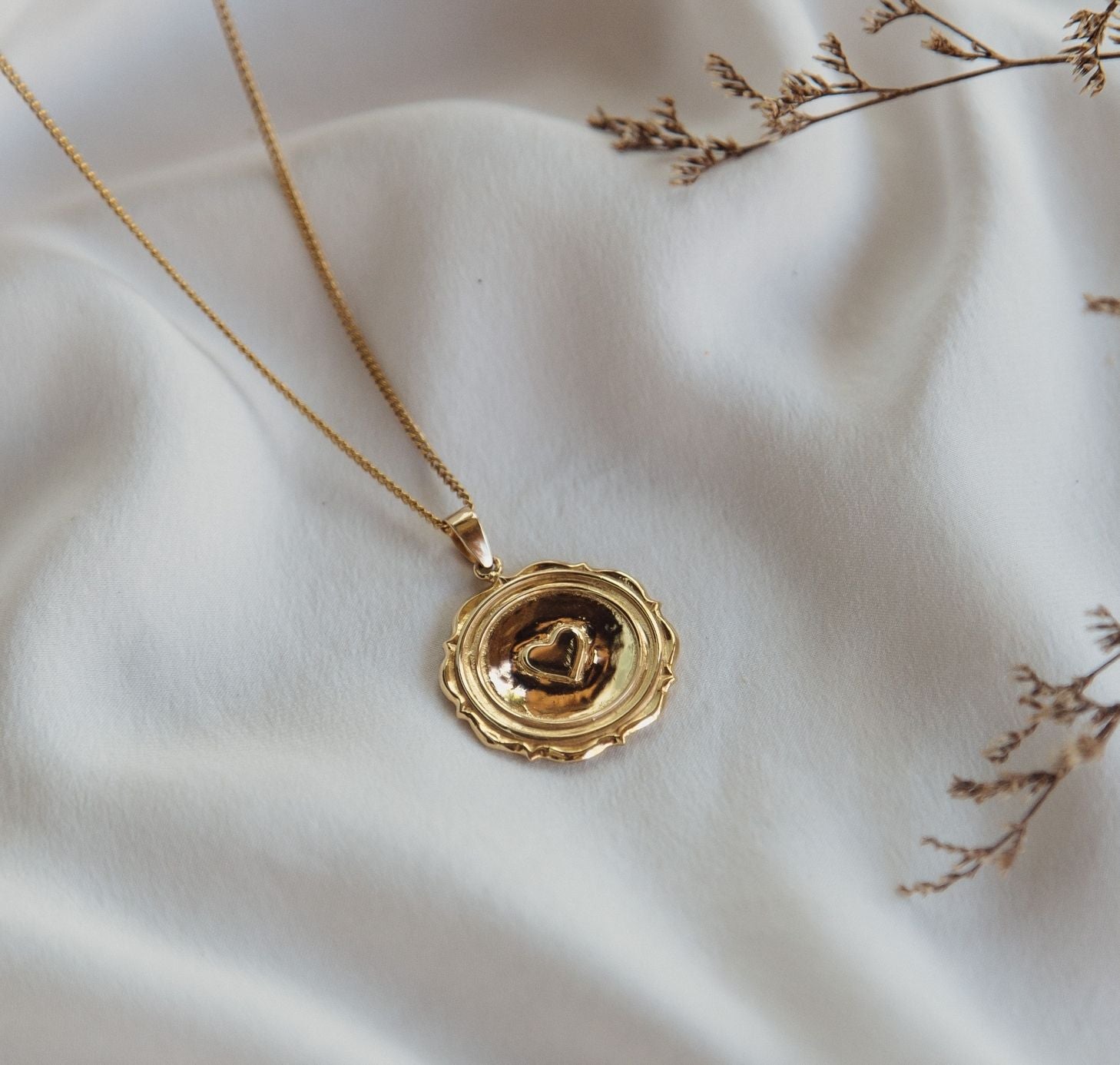 9KT SOLID GOLD - SERENA 'LOVE' NECKLACE