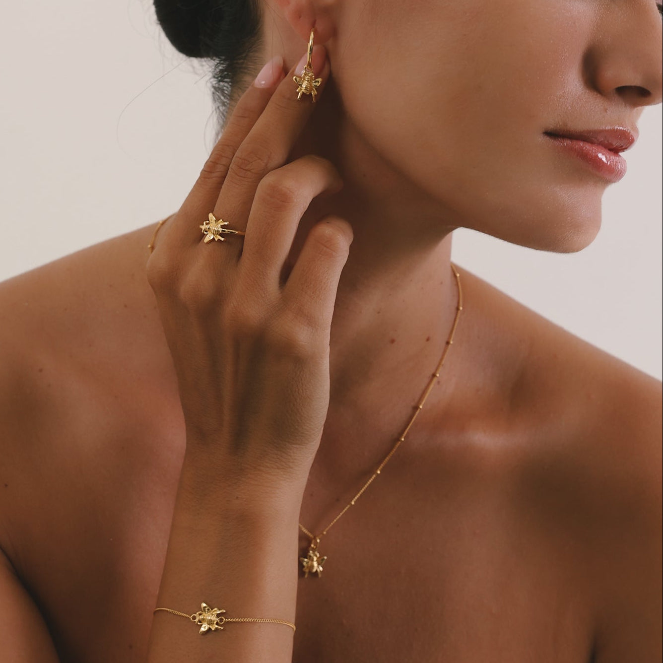 Honey Bee Ring (Strength & Resilience) - Gold