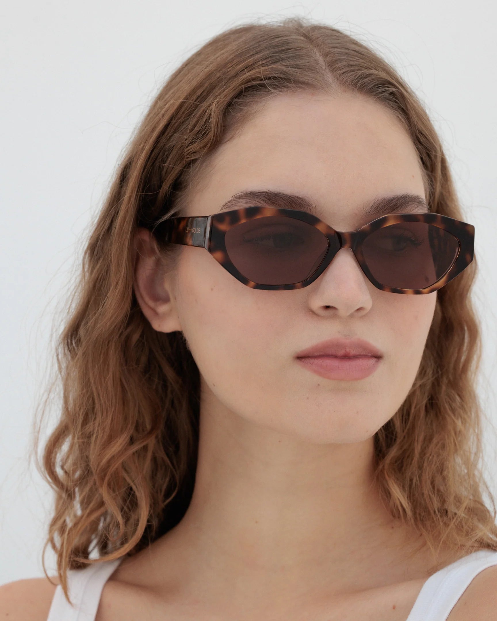 Lu Goldie - Eliana Sunglasses Tortoise