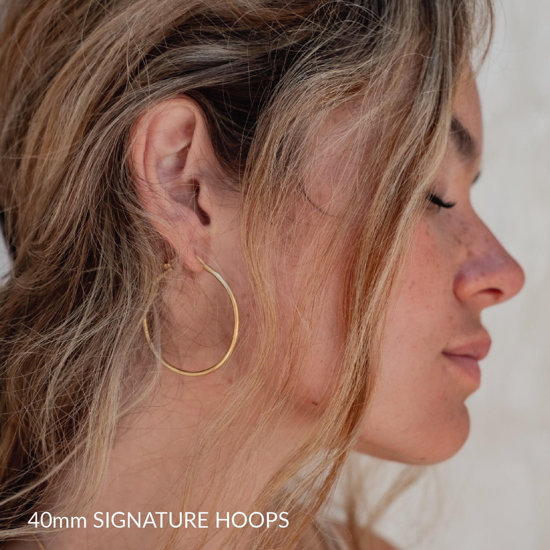 Signature Hoops 10mm Petite - Gold