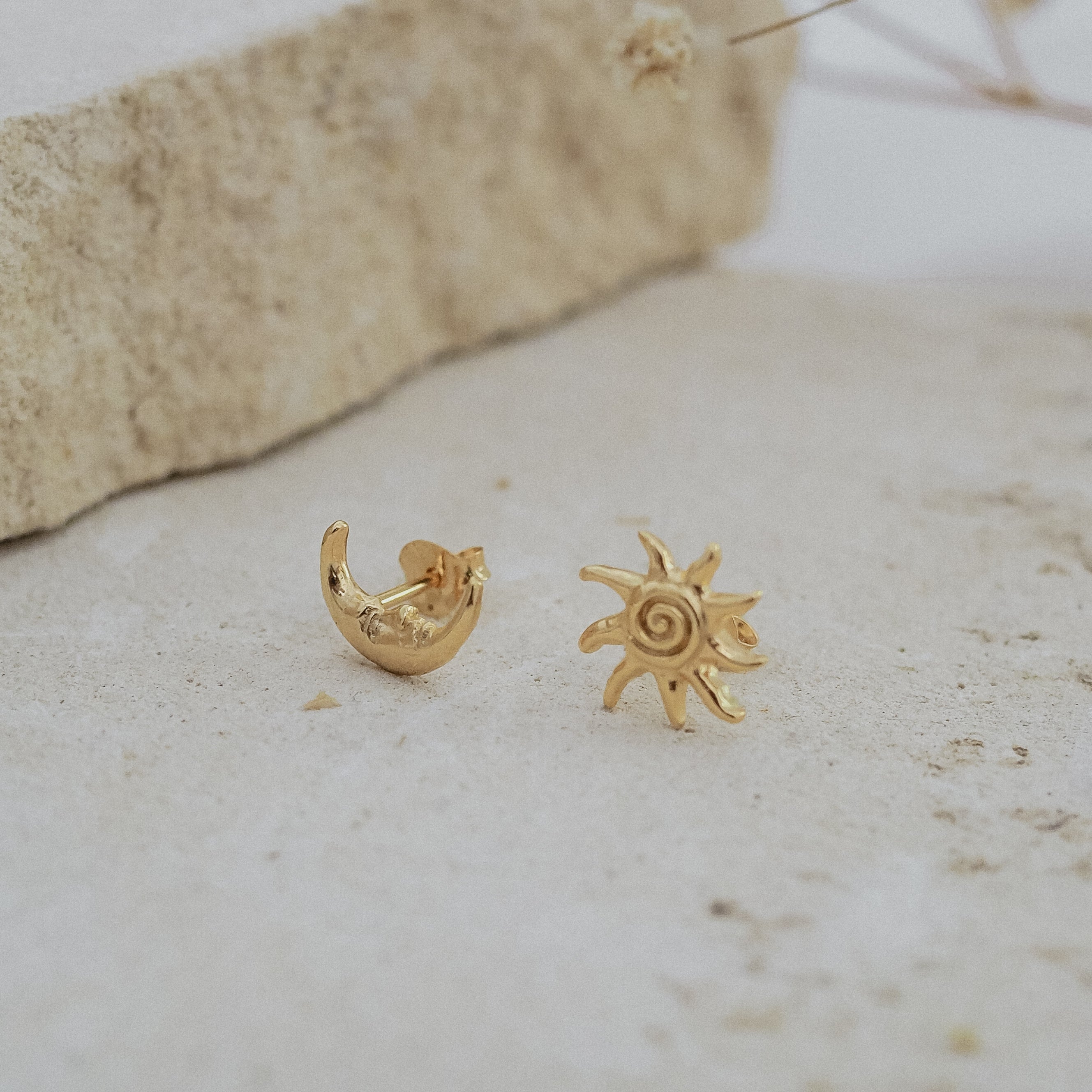 Neri x Luna & Rose - Moon & Sun Stud Earrings - Gold