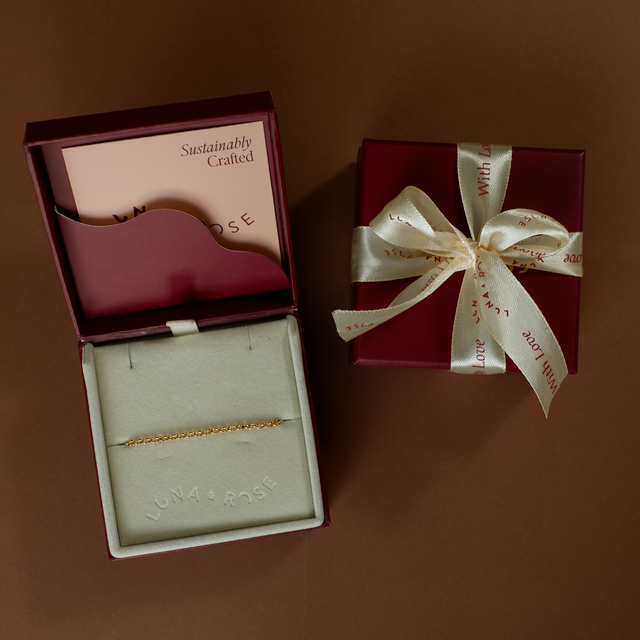 Manhattan Rollo Chain anklet- Gold in packaging luna and rose