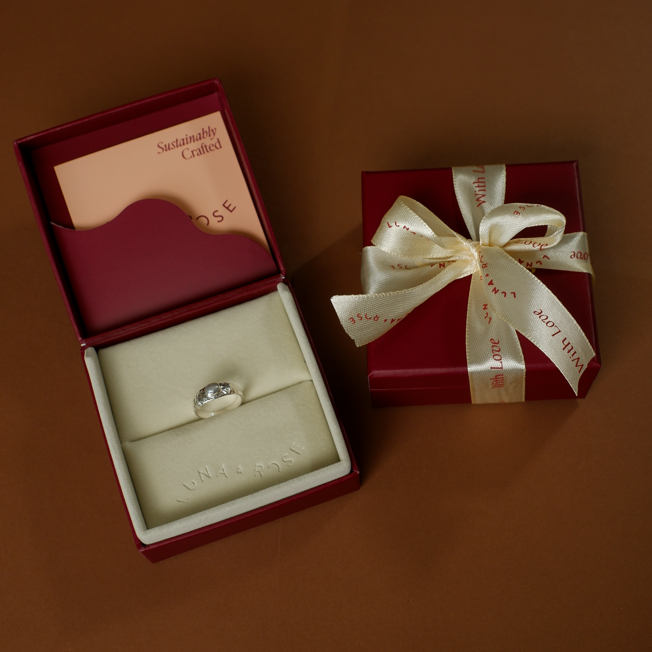 Pia Single Pearl Ring - SILVER in packaging luna and rose