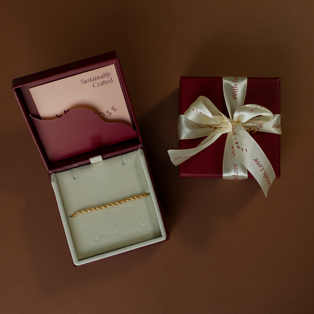 RHODE ISLAND ROPE CHAIN BRACELET - Gold in packaging luna and rose