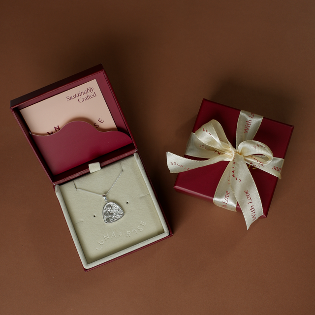St Assisi pendant silver in packaging luna and rose