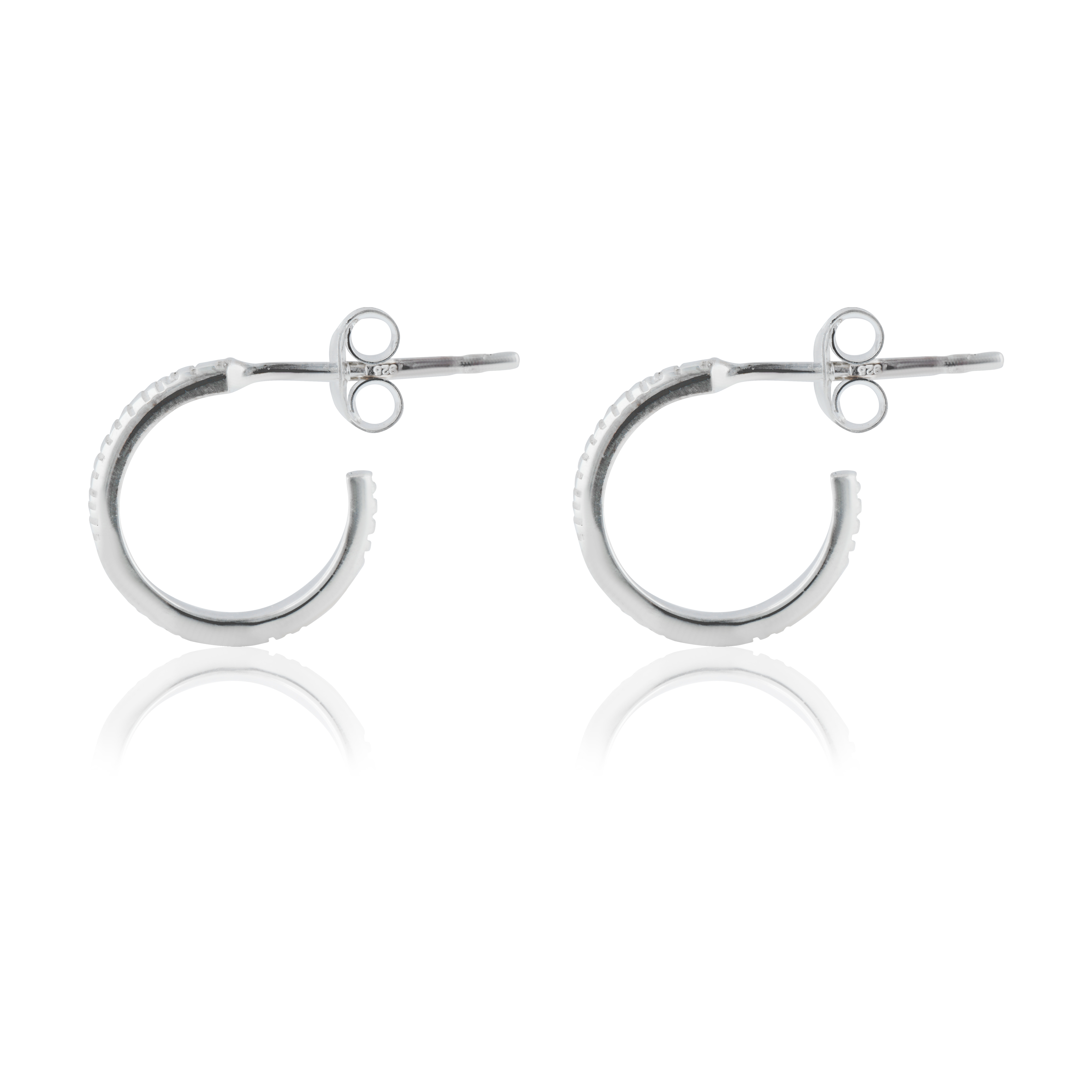 The Met stripe hoops earrings silver on white background and a reflection on it