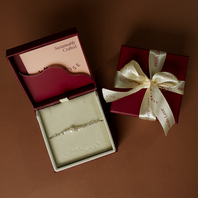 The Shoreline Bracelet Silver in Packaging Luna and Rose
