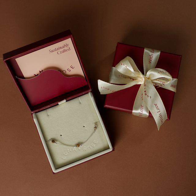 The Sunstone Bracelet Silver in Packaging Luna and Rose