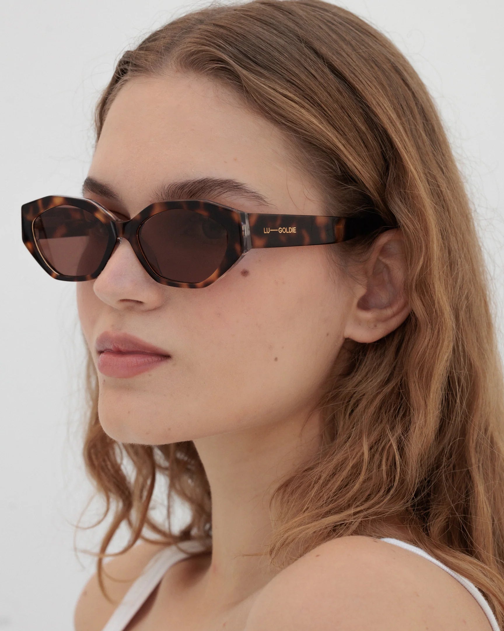 Lu Goldie - Eliana Sunglasses Tortoise