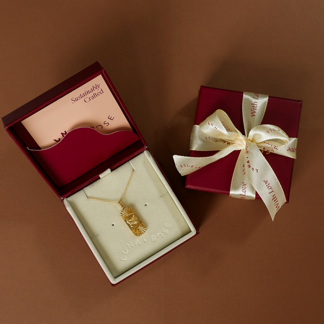 Truth & Good Luck pendant in packaging Luna and Rose
