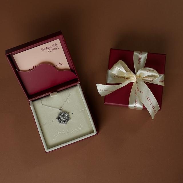 Medusa necklace silver in packaging luna and rose