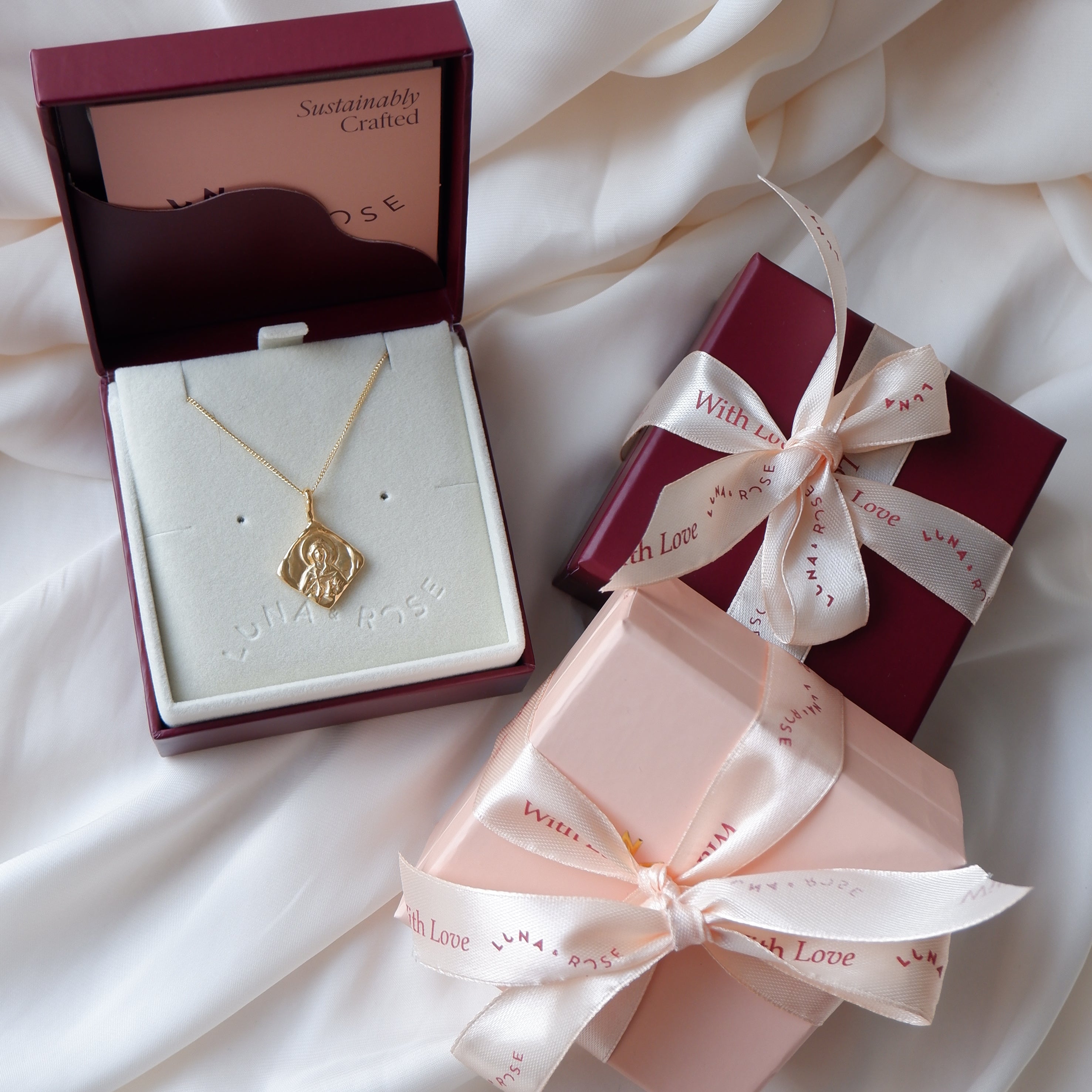 9KT SOLID GOLD - St Martha - Patron Saint of Cooking & Devoted Service