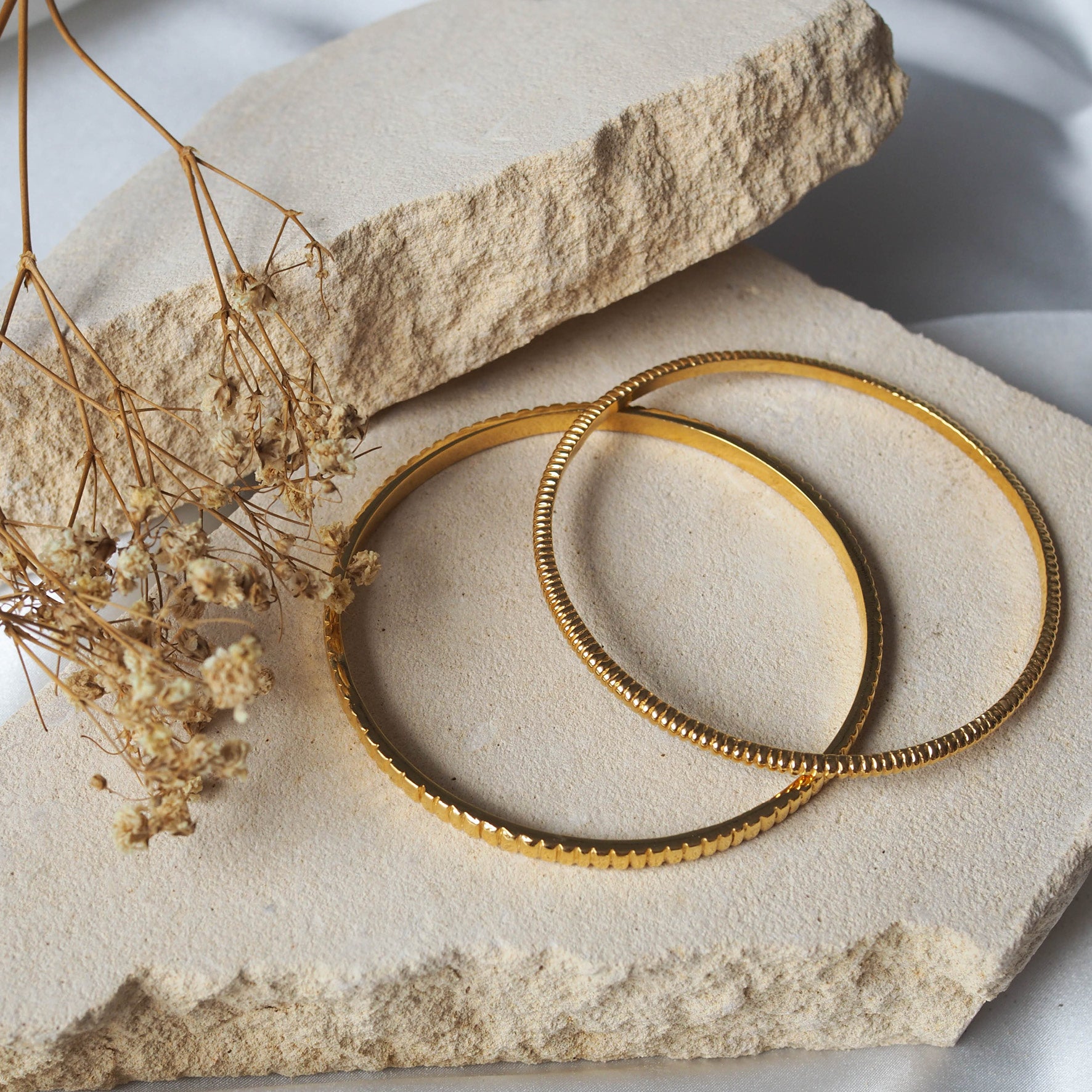 The Baby MET Stripe Bracelet - Gold 2.5mm