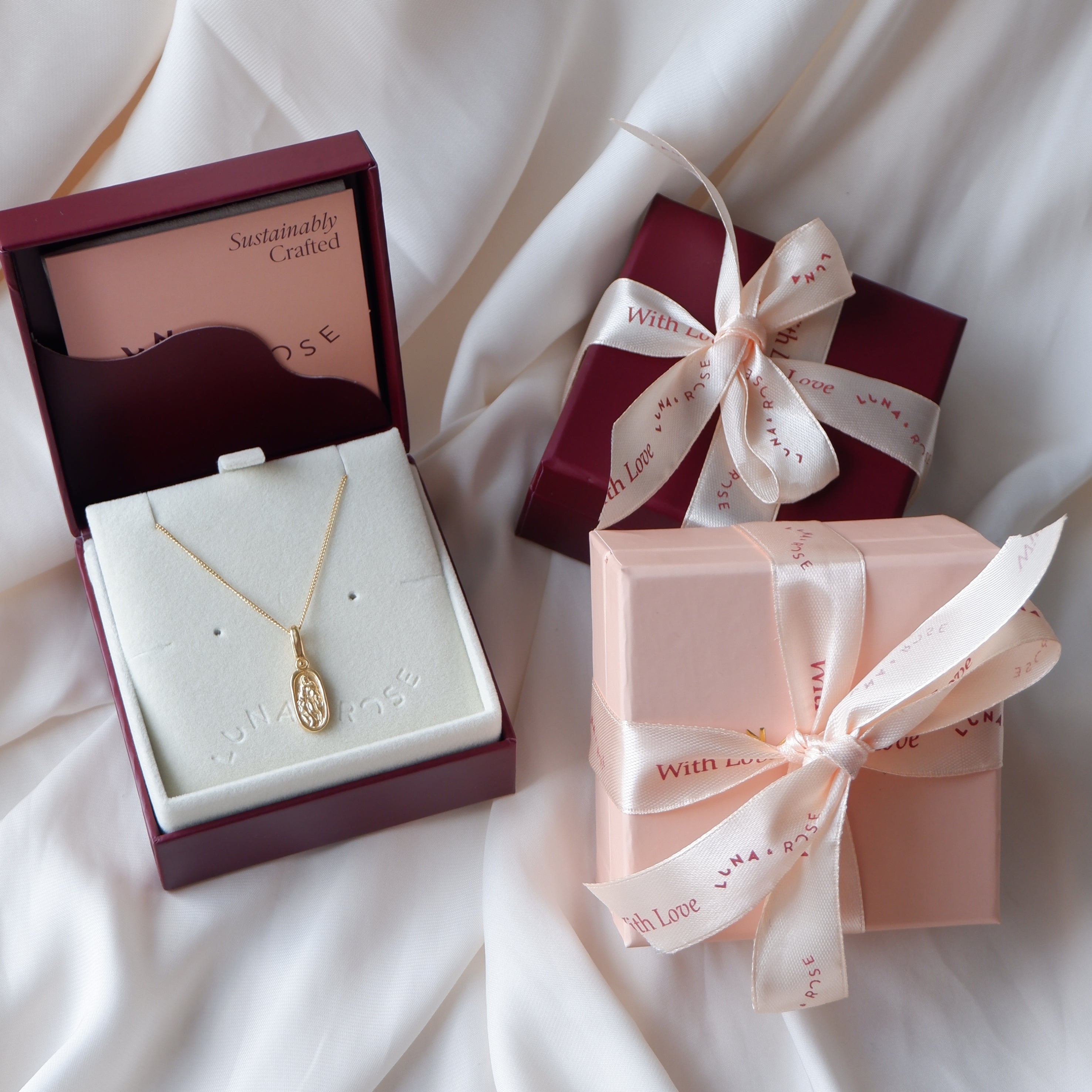 Virgin Mary - Symbol of Grace, Compassion & Love in packaging Luna and Rose