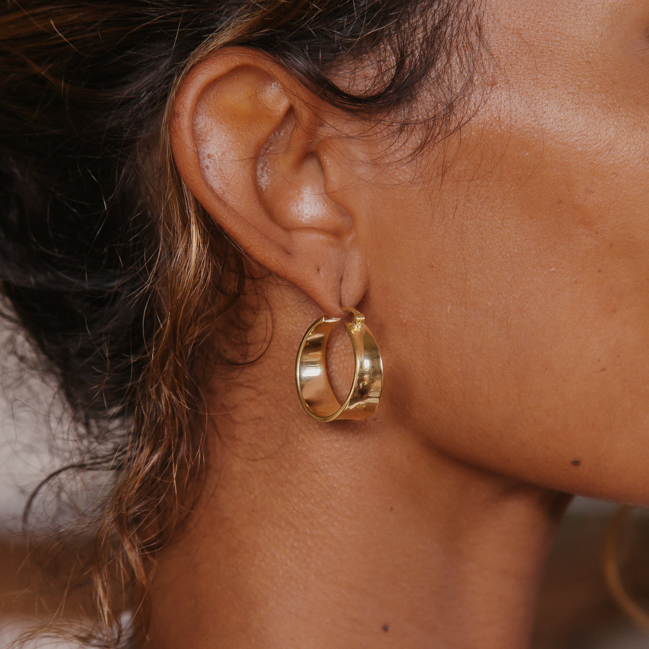 Luna & Rose Large Matilda Hoops - Gold