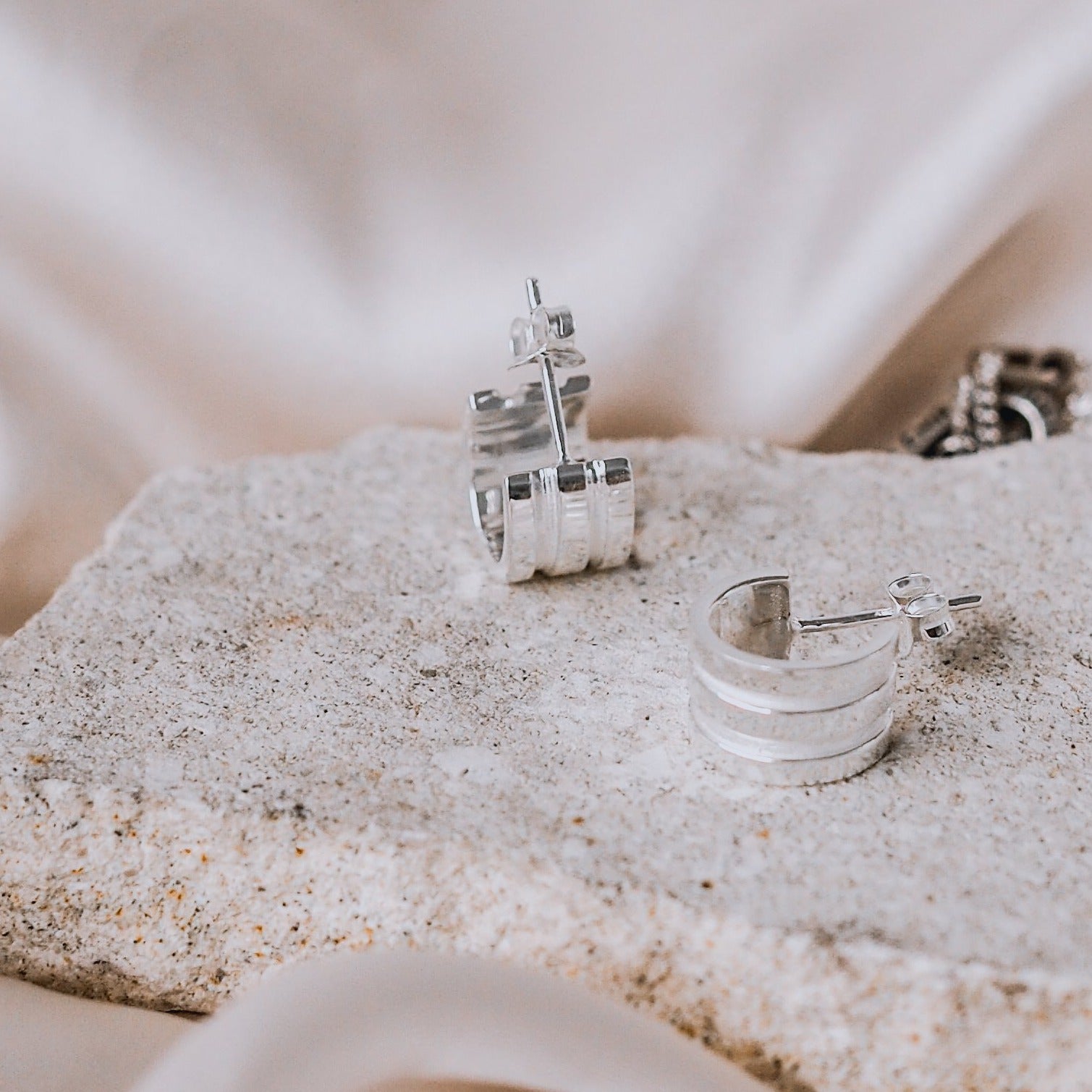 Luna & Rose Silver celeste hoop earrings