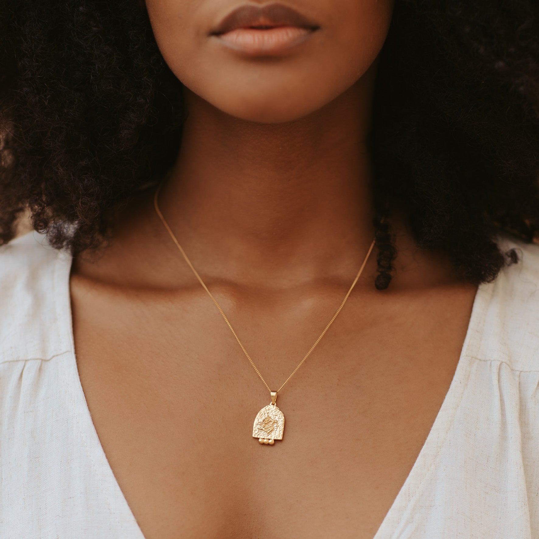 Luna & Rose PISCES ZODIAC PENDANT - GOLD