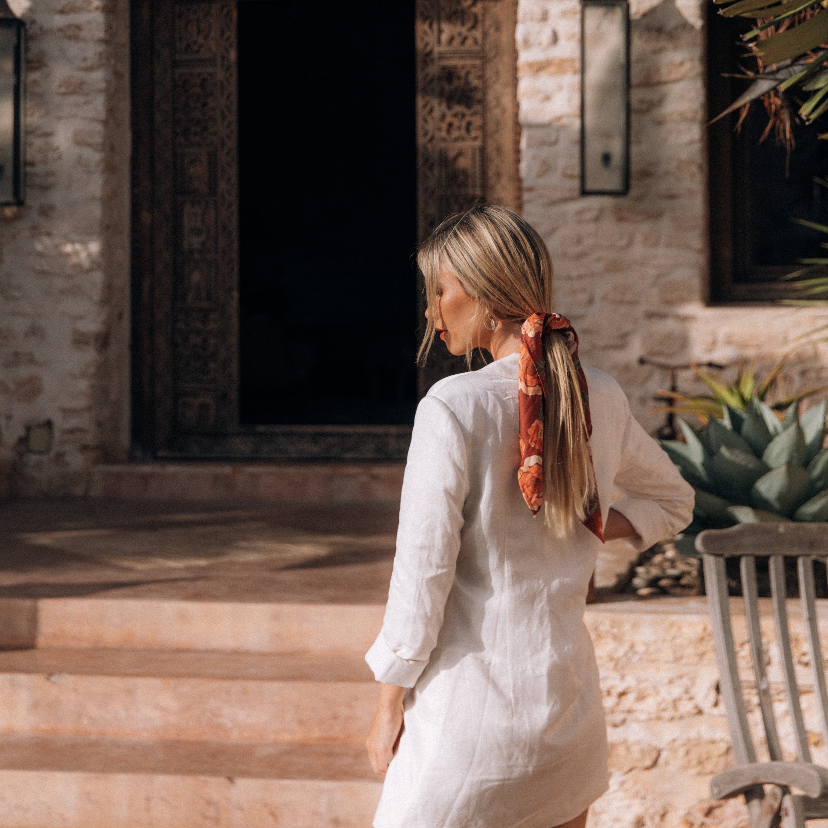 LUNA & ROSE FLORES ROSE NECK SCARF - VELVET RED