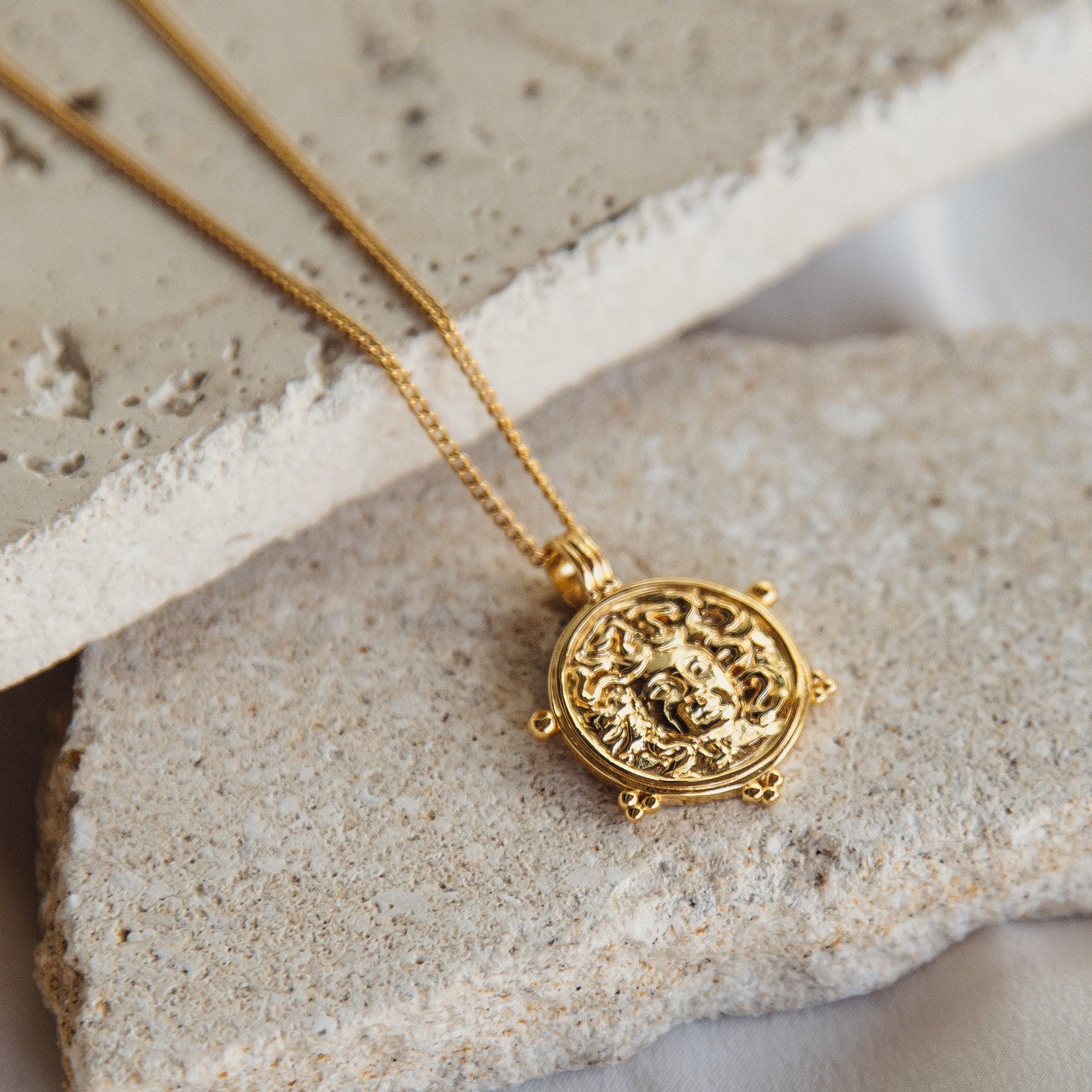Medusa Pendant for Protection - Necklace Gold