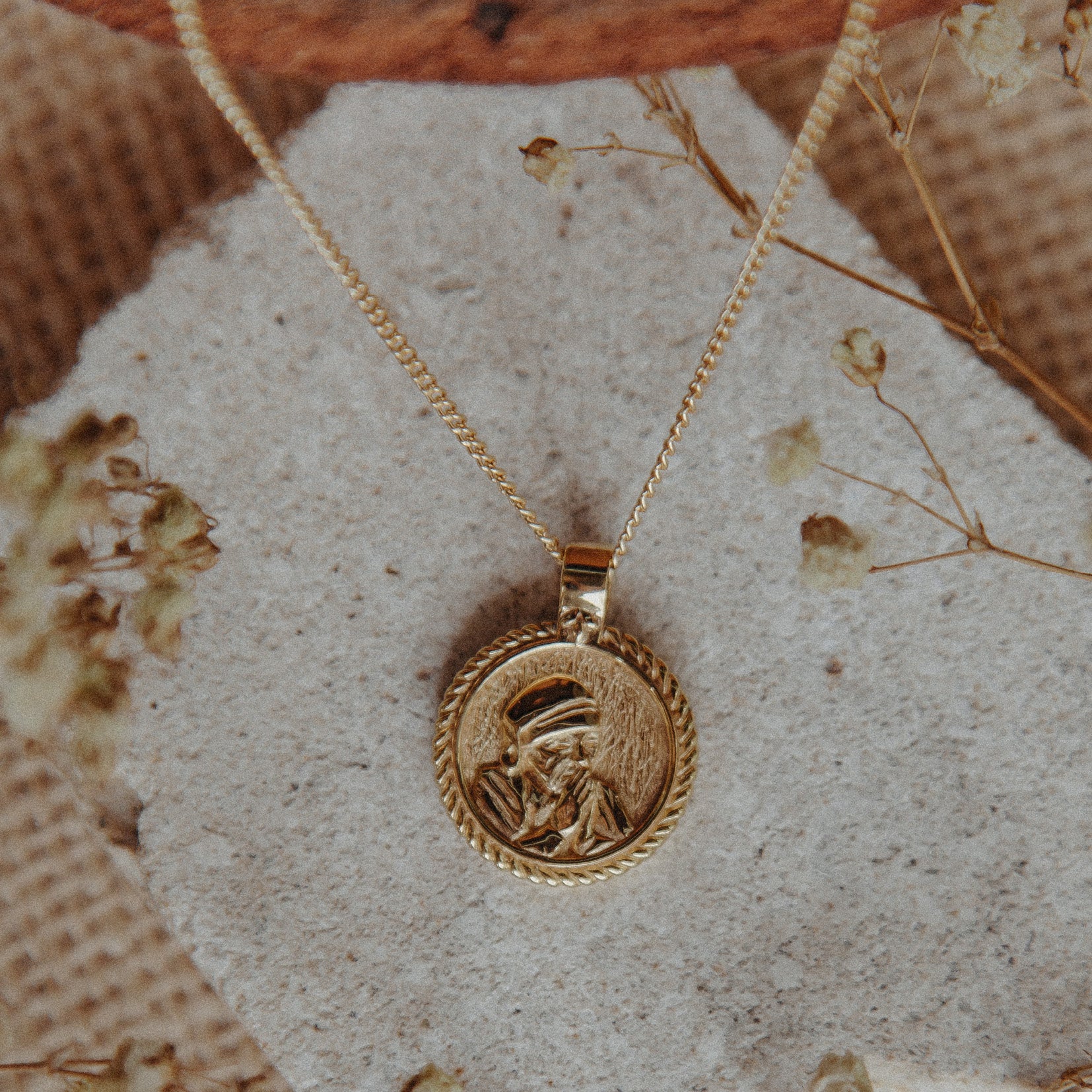 Mother Teresa Necklace Pendant Gold