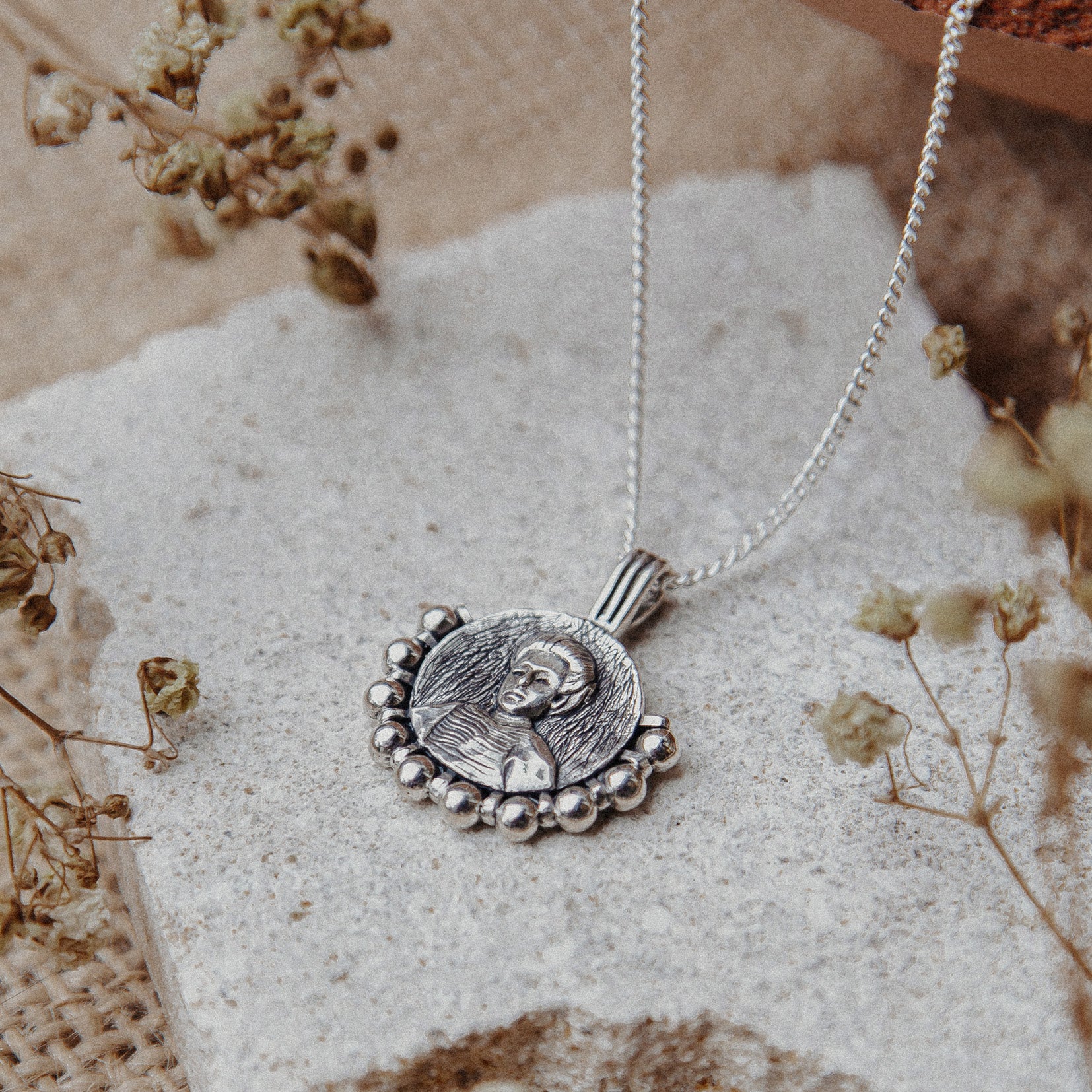 Luna & Rose Kate Shepherd pendant for independance