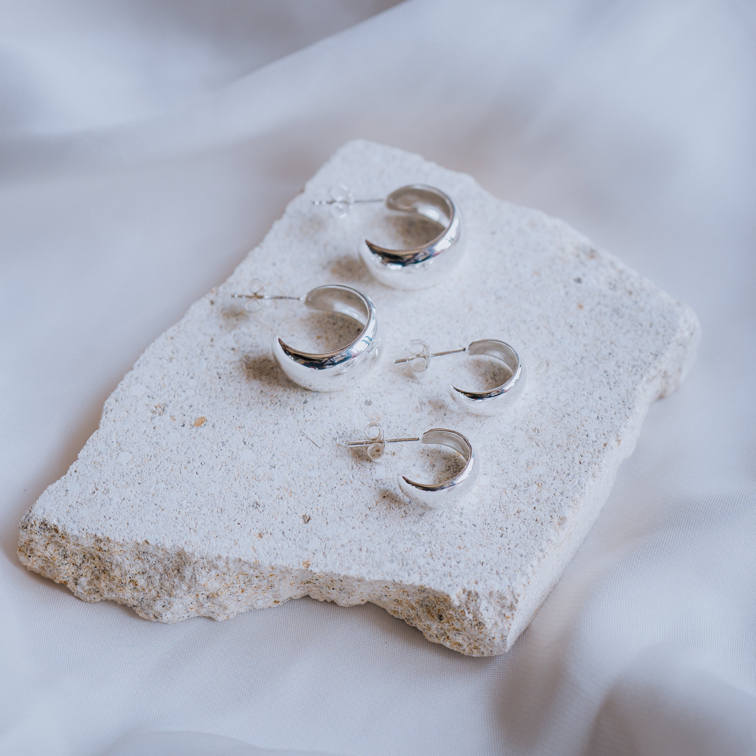 Luna & Rose Mini Ulu Hoops - Silver