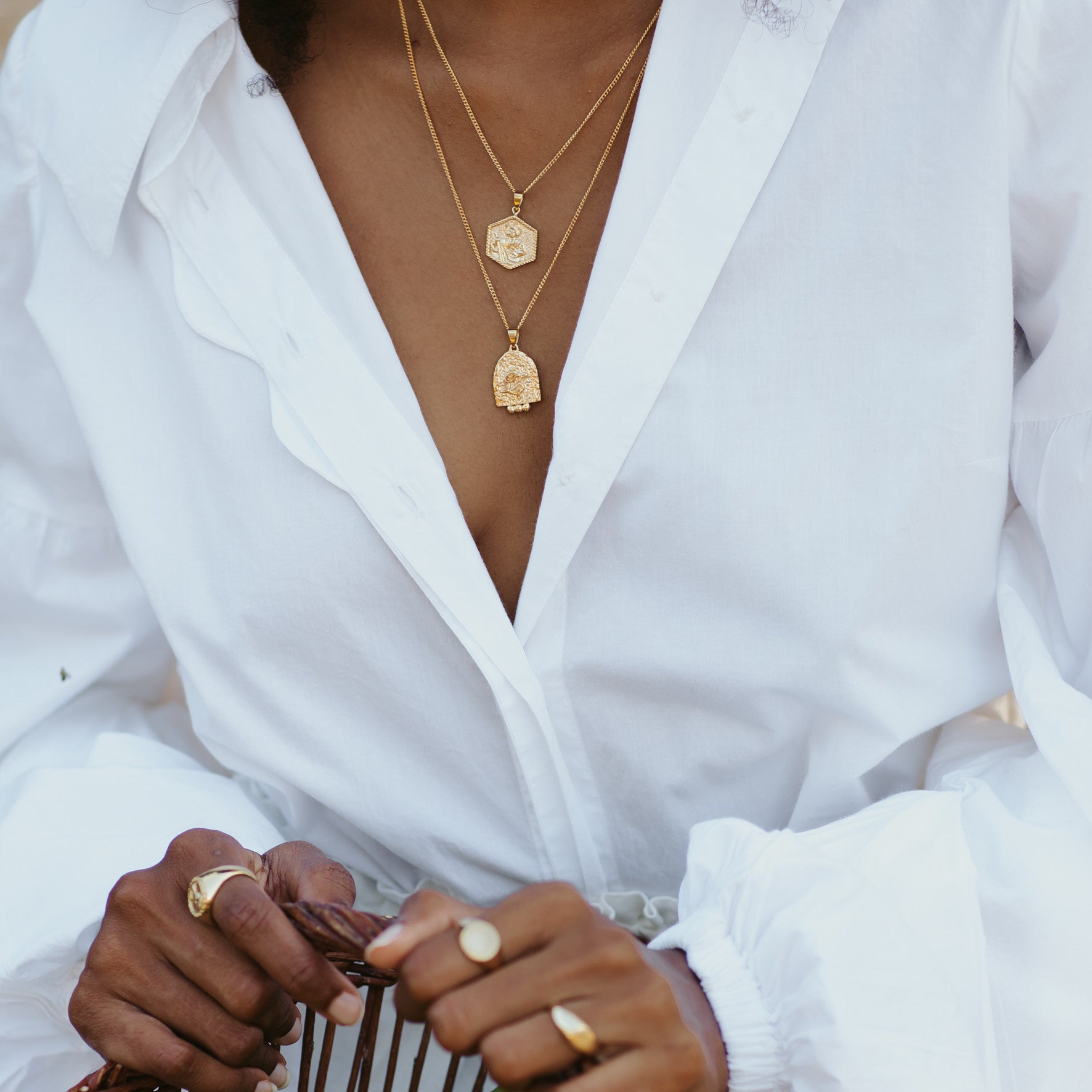 Luna & Rose PISCES ZODIAC PENDANT - GOLD