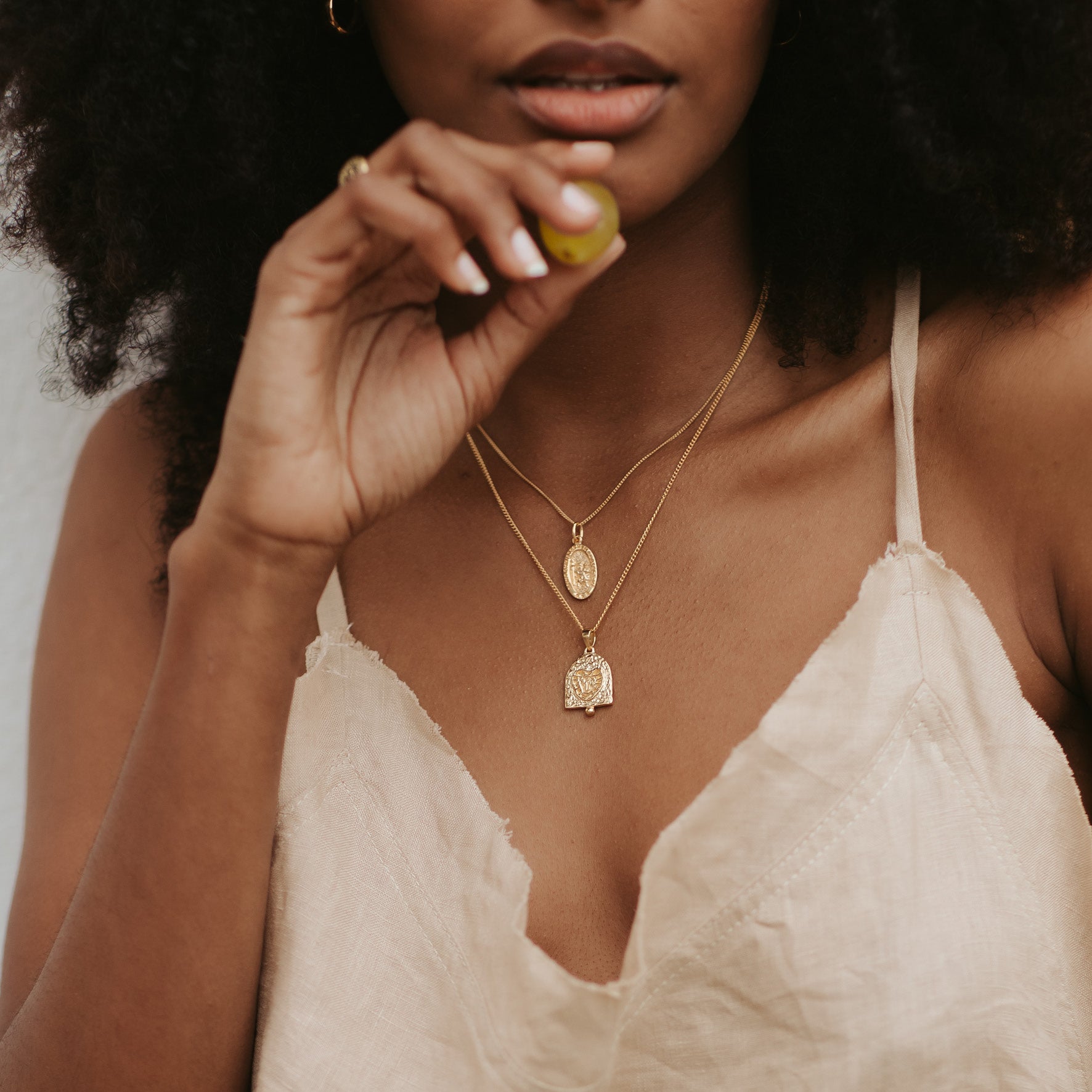 Luna & Rose LEO ZODIAC PENDANT - GOLD