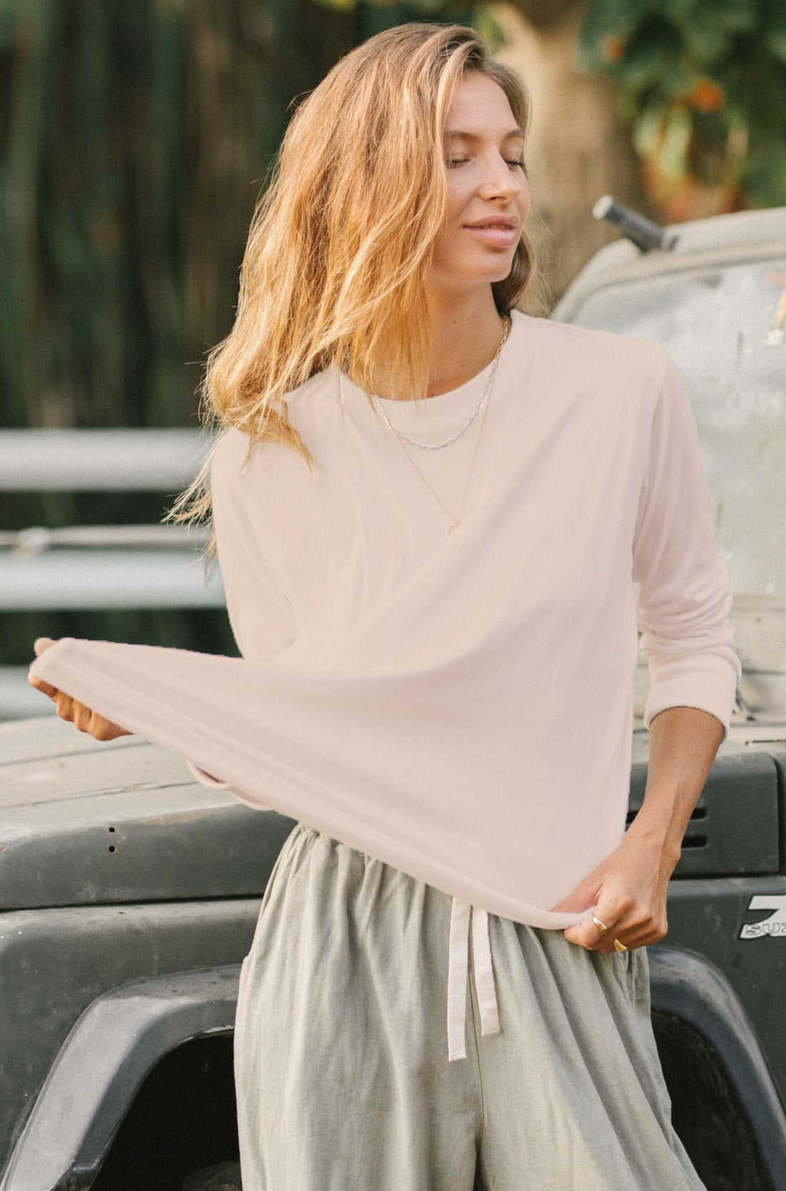 ORGANIC COTTON TOMMY TOP - Macadamia **Plant Dyed**