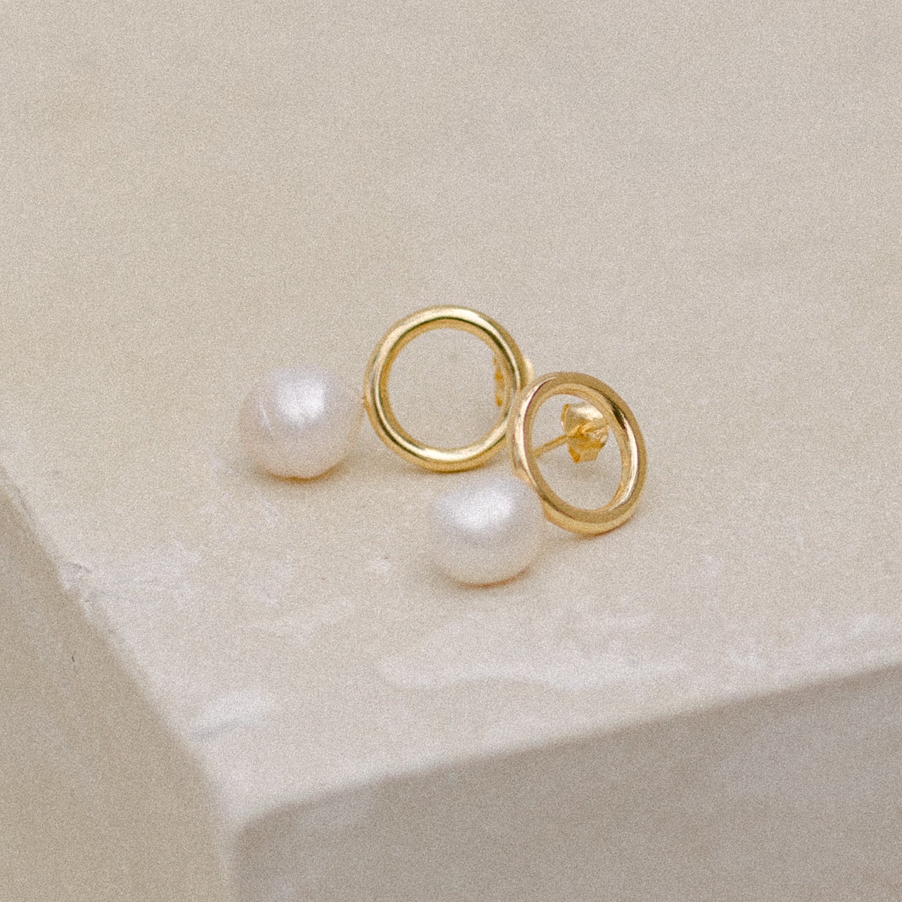 River Pearl Drop Earrings - GOLD
