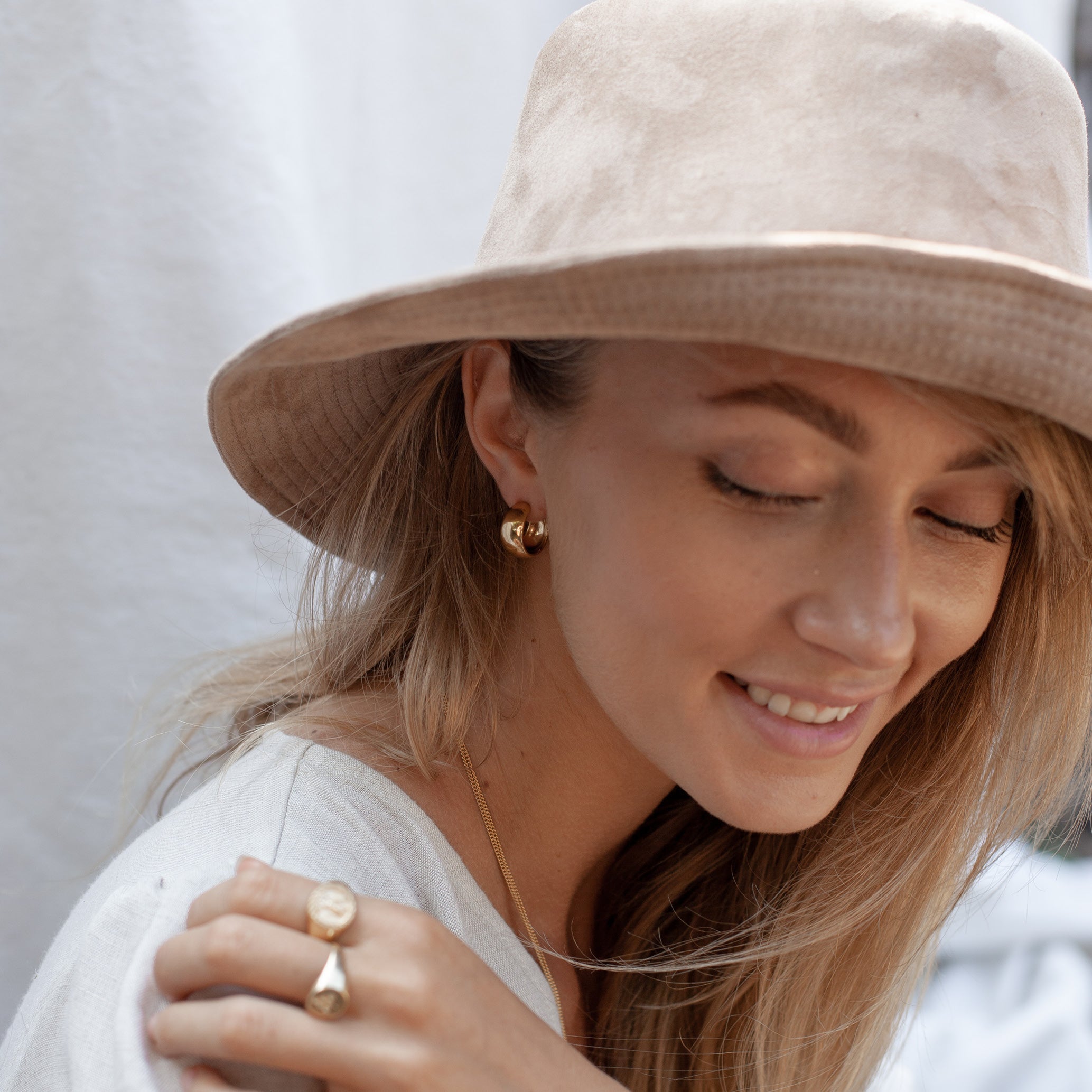 Smooth Simple Ulu Hoops in Gold