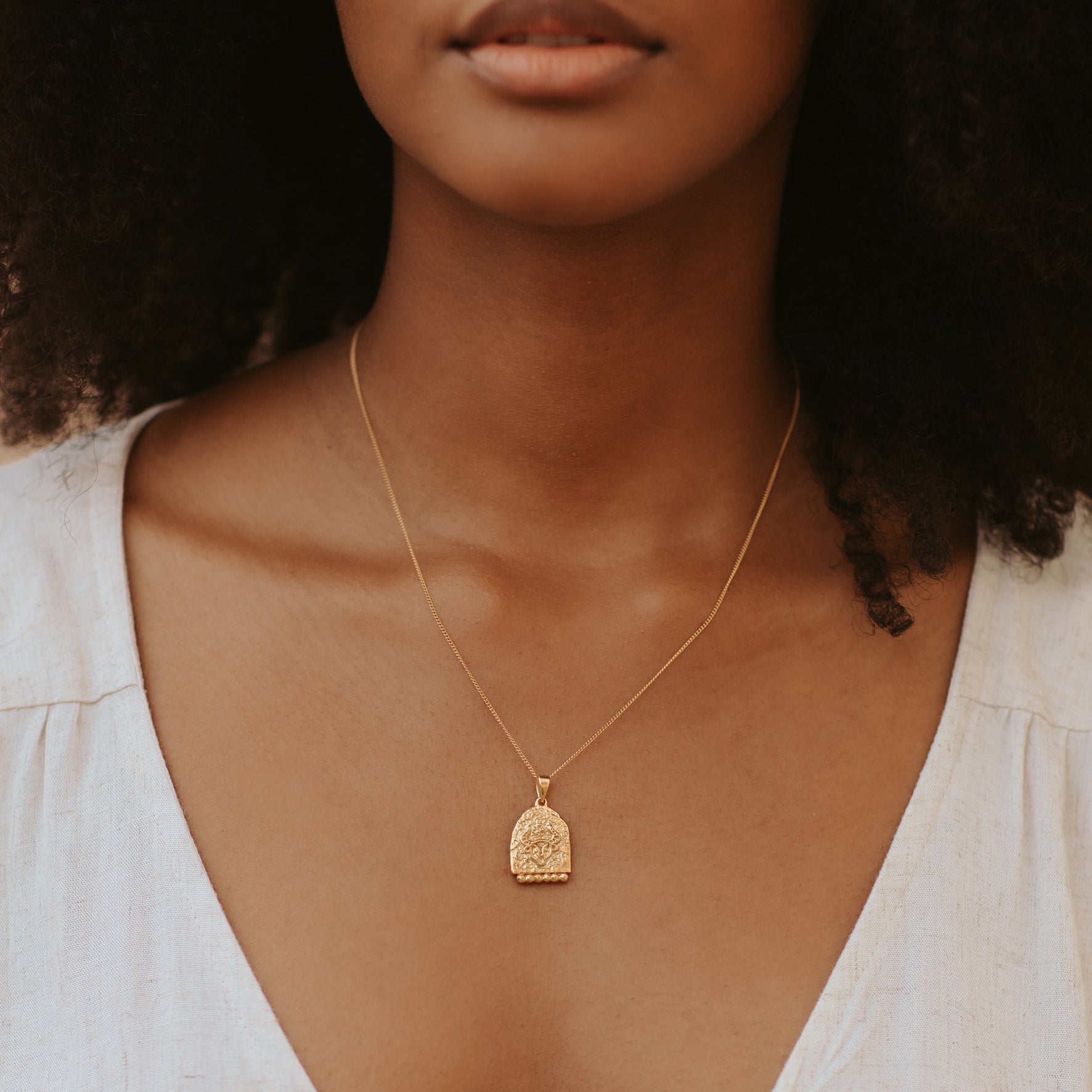 Luna & Rose TAURUS ZODIAC PENDANT - GOLD