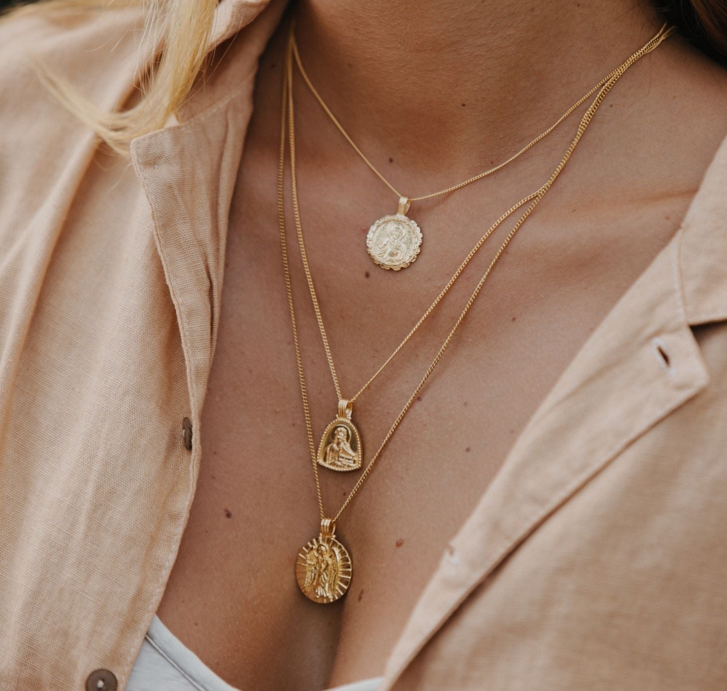 9KT SOLID GOLD St Cecilia - Patroness of Music Necklace