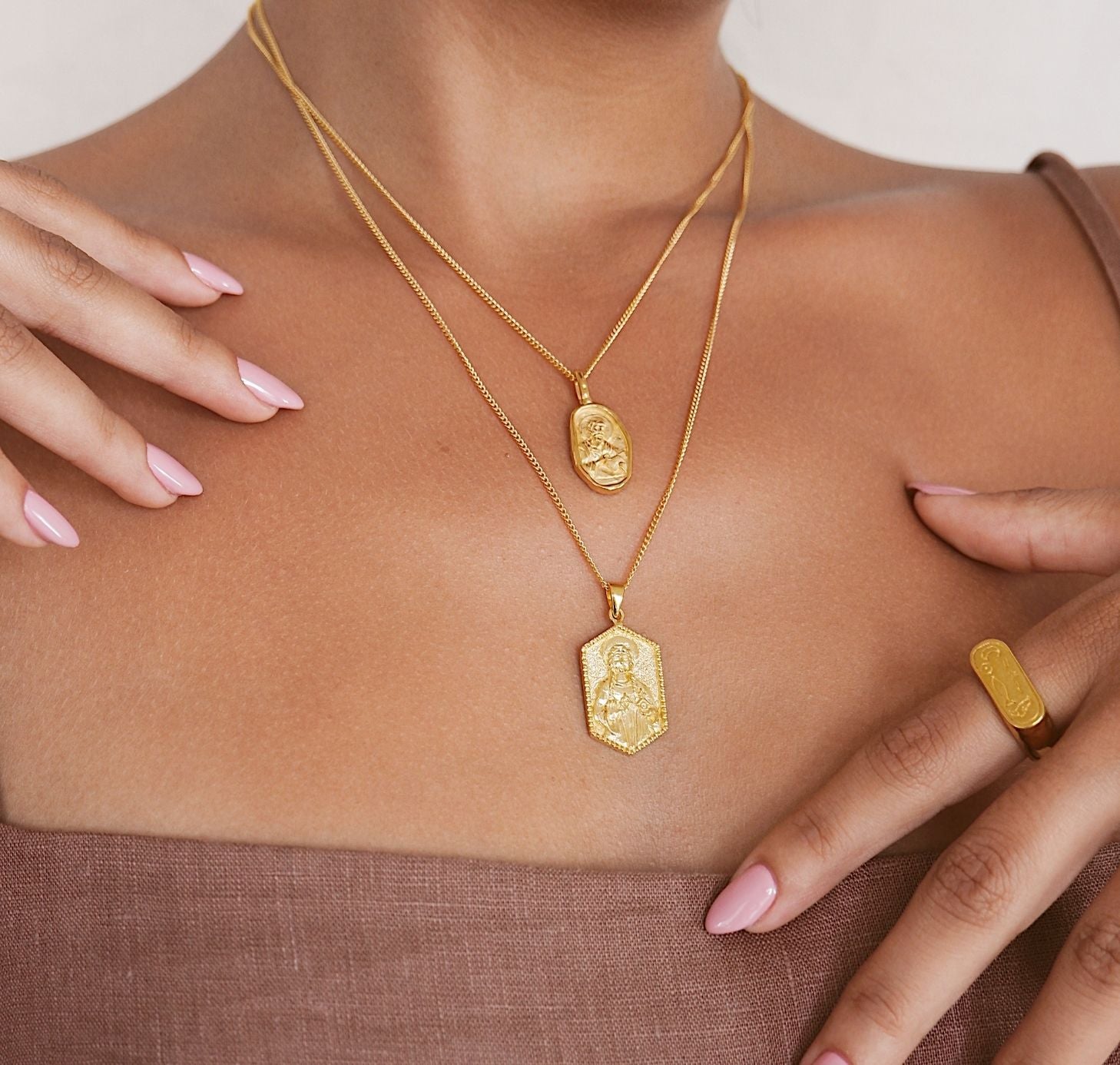 St Dwynwen - Patron Saint of Lovers - Gold