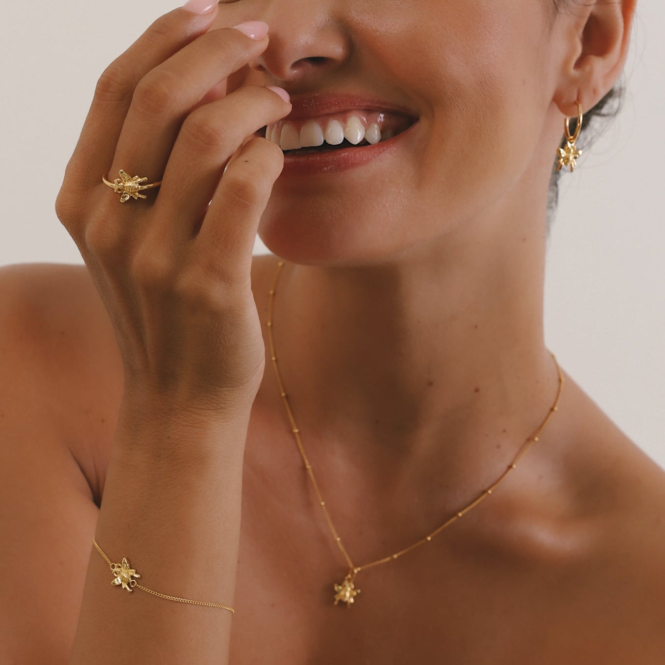Honey Bee Charm Bracelet (Strength & Resilience) - Gold