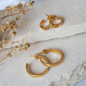 MOMA Hammered Hoops 20mm - Gold