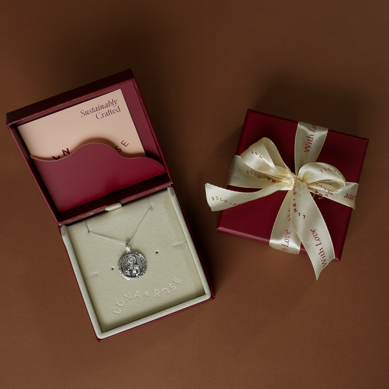 St Luke in packaging luna and rose