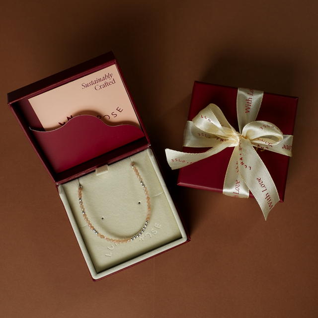 The Billy Blush Necklace Silver in Packaging Luna and Rose