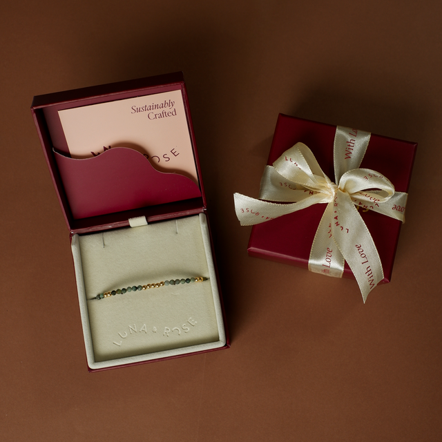 The Valley Bracelet Gold in Packaging Luna and Rose