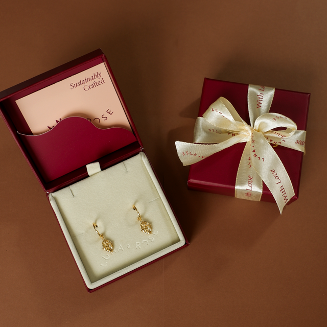 aphrodite earrings gold in packaging luna and rose