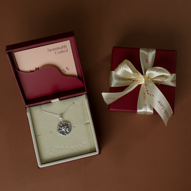 health pendant in packaging luna and rose