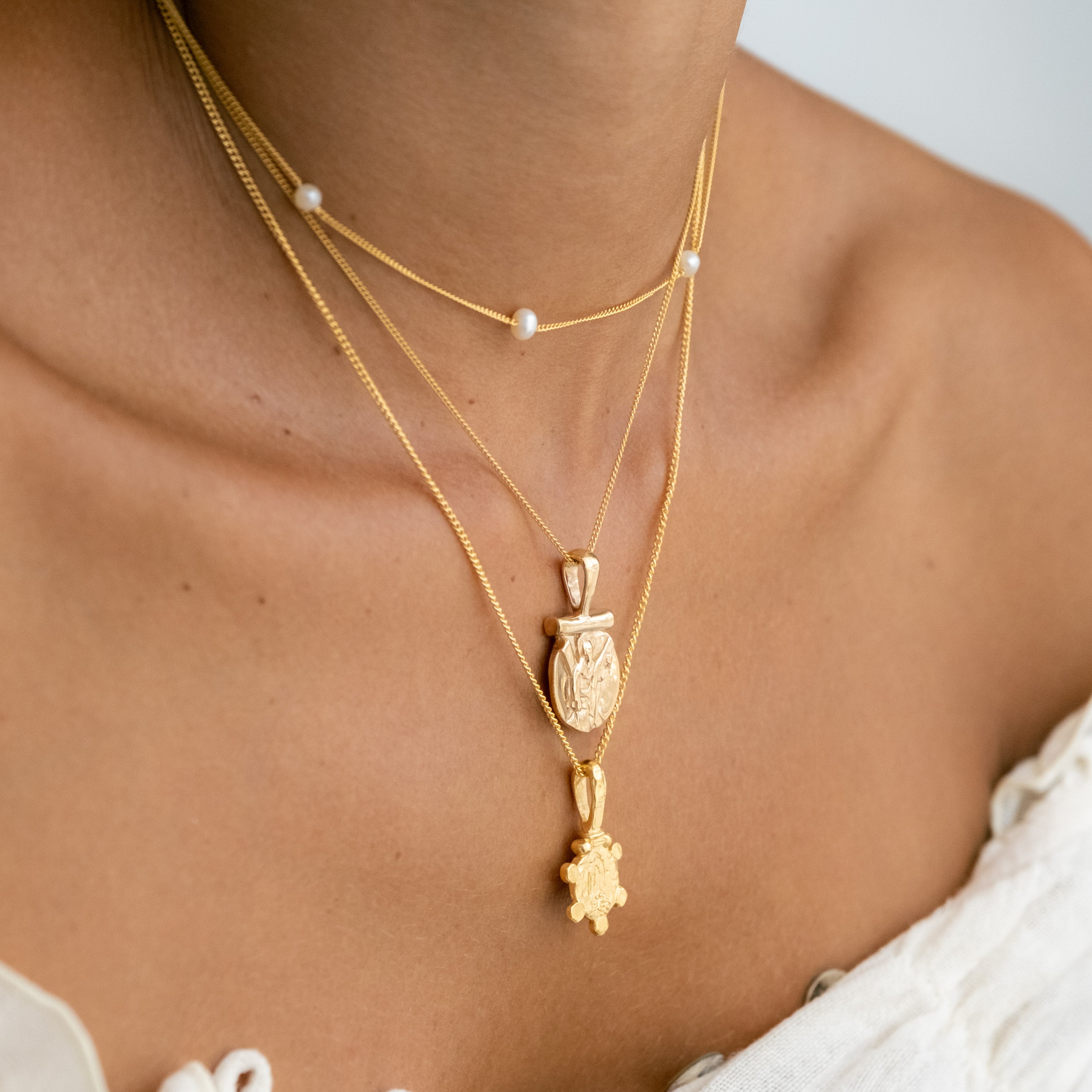 9KT Solid Gold Mary Magdalene Pendant - Symbol of Power, Grace, Loyalty & Adversity