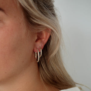 The MET Stripe Thin Earrings 23mm - Silver