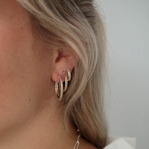 The MET Stripe Thin Earrings 18mm - Silver