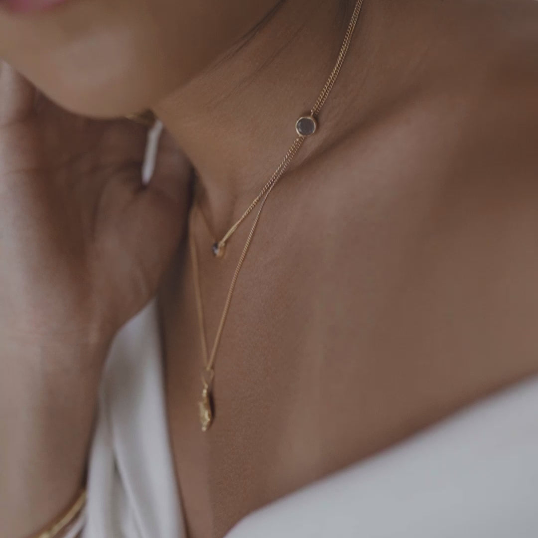 The Noa Necklace - Gold layered with Aphrodite necklace gold 